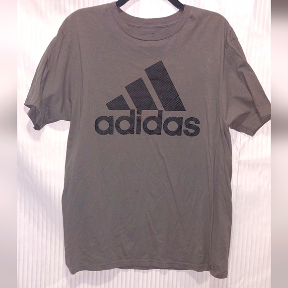 NWOT!! Adidas Men's Large Charcoal Tee 'The Go To Tee' - Picture 1 of 5
